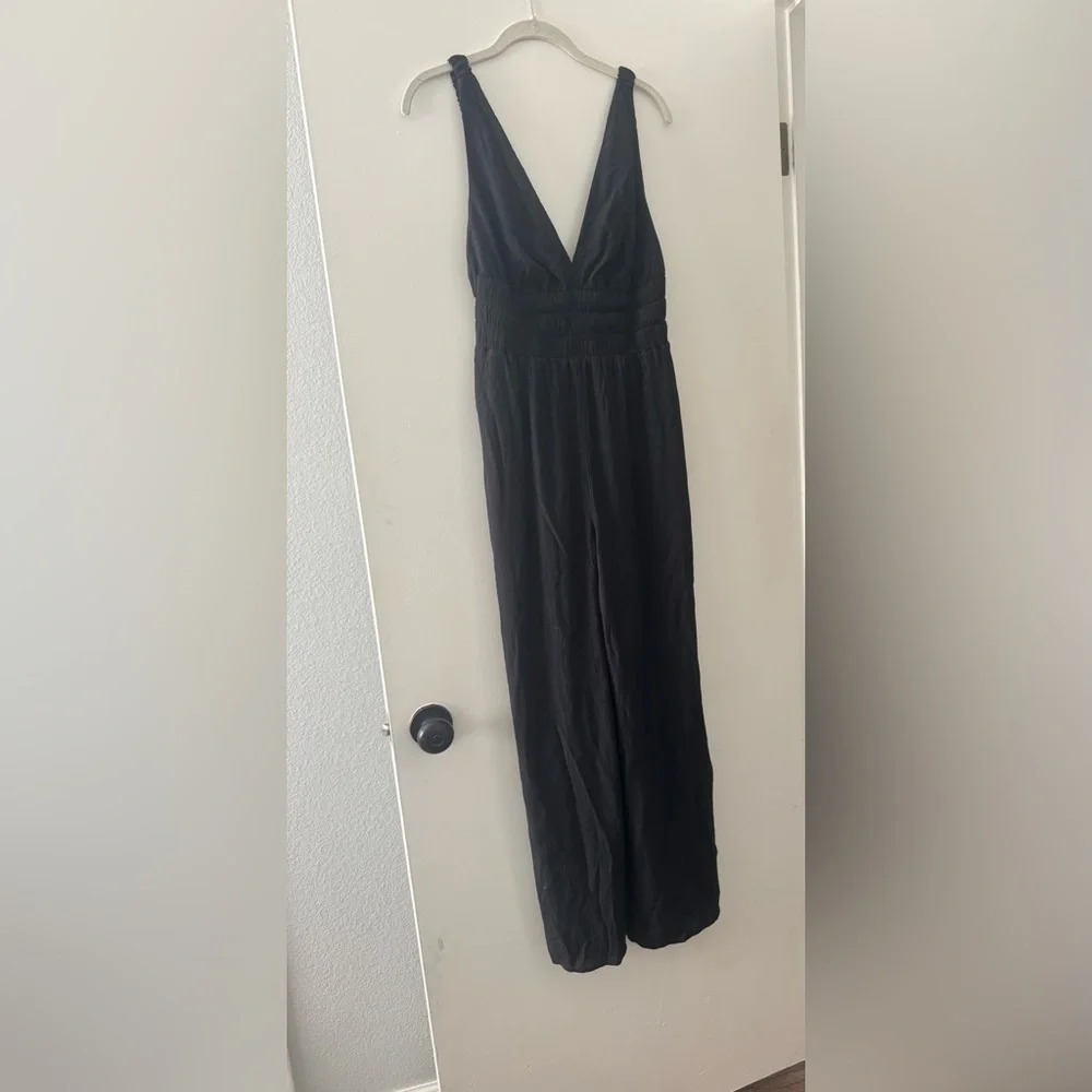 NWT Abercrombie & Fitch Open Back Black Jumpsuit - Picture 3 of 9
